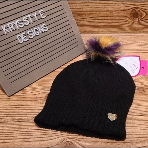 Betsey Johnson Accessories - NWT betsey Johnson beanie